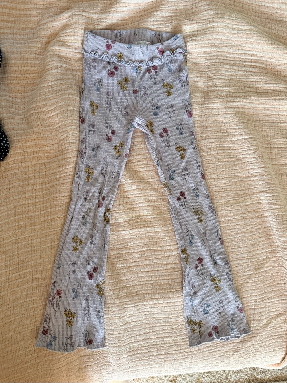 Girls Light Violet Gray Floral Flared Ribbed Leggings